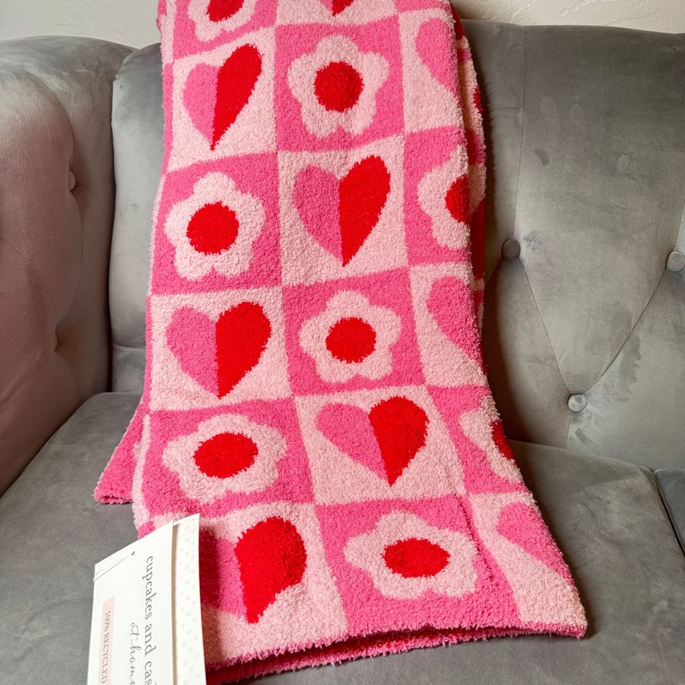Cupcakes and Cashmere Floral Heart‎ Checkerboard Throw